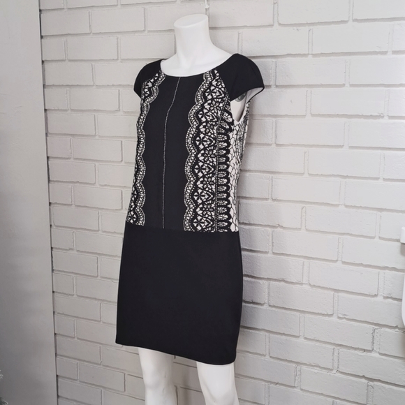 JAX Black/White Lined Dress. Size 8 - Picture 4 of 9
